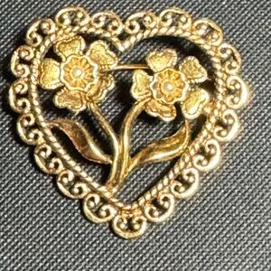 Vintage Avon Gold Tone Faux Pearl Filigree Heart Flower Brooch